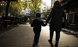 Kindeswohl im Mittelpunkt: Nach einer Trennung entscheidet oft das Gericht, bei welchem Elternteil die Kinder dauerhaft leben werden. - Christin Klose/dpa-tmn