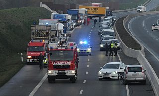 Auf der A33 kommt es regelmäßig zu Unfällen. Unser Foto zeigt symbolhaft eine Szene aus dem Jahr 2019. - Rolf Uhlemeier