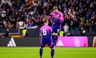 Stuttgarts Maximilian Mittelstädt (r) ist auch bei der EM dabei. - Tom Weller/dpa