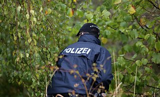 Ein laut Anwohnern größeres Polizeiaufgebot suchte in Herford nach den Urhebern der Hilferufe. - picture alliance / dpa