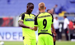 Die SCP-Flügelstürmer Christopher Antwi-Adjei (l.) und Kai Pröger sind derzeit auf der Suche nach ihrer Bestform. In dieser Saison haben beide noch keinen Treffer erzielt. Und lediglich Pröger kann einen Assist vorweisen. - Imago Images/Eibner
