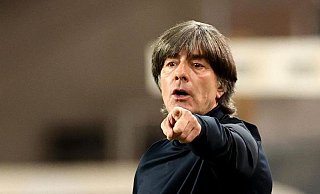 Geht optimistisch ins EM-Jahr: Bundestrainer Joachim Löw. - Foto: Christian Charisius/dpa