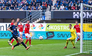 Filip Bilbija erzielt in der 50. Minute die 1:0-Führung für den SC Paderborn. - David Inderlied/dpa Filip Bilbija erzielt in der 50. Minute die 1:0-Führung für den SC Paderborn. - David Inderlied/dpa