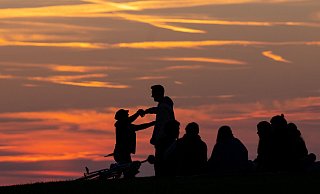 Man kann für sein Glück etwas tun - und zwar für sich und auch mit anderen Menschen. - Sven Hoppe/dpa/dpa-tmn