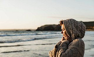 Unterwegs in eine neue Lebensphase: Was brauche ich, was will ich? Wie Frauen mit den Wechseljahren umgehen, ist eine individuelle Entscheidung, bei der Fachpersonen helfen können. - Uwe Umstätter/Westend61/dpa-tmn