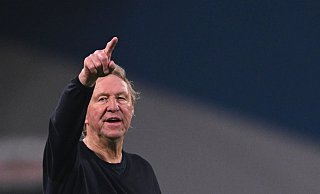 «Wir wollten irgendwann wie die Spanier Tikitaka spielen. Mit einer falschen Neun. Über die Halbräume. Das ist nicht mein Spiel», sagt der Bundestrainer der deutschen Fußballerinnen. - Sebastian Gollnow/dpa