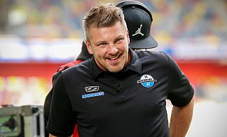 SCP-Coach Lukas Kwasniok kann mit seinem Team voller Zuversicht in die neue Zweitliga-Saison gehen. - picture alliance / Fotostand