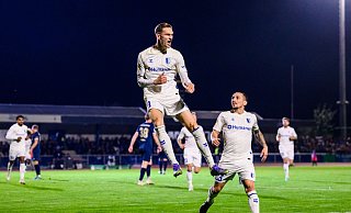 Magdeburg-Stürmer Maximilian Breunig jubelt über sein Tor zum 1:0 in Illertissen. - Tom Weller/dpa