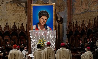 2020 wurde Carlo Acutis bereits seliggesprochen. (Archivbild) - Gregorio Borgia/AP/dpa