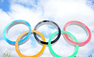 Schweiz will sich um die Ausrichtung der Winterspiele 2038 bewerben. - Michael Kappeler/dpa
