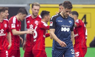 Paderborns Marcel Hoffmeier ist enttäuscht nach dem Düsseldorfer Tor zum 0:1. - picture alliance/dpa