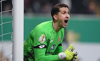 Torwart René Adler wünscht sich mehr Haltung. - Arne Dedert/dpa