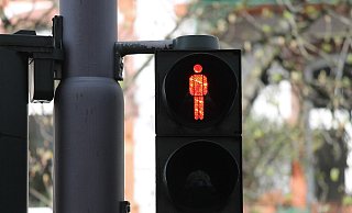 Laut Polizei zeigte die Fußgängerampel Rot. - Pixabay (Symbolbild)