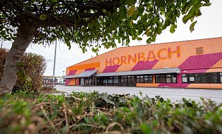 Seit dem Hornbach-Umzug im Februar wird das Gebäude an der Marienloher Straße nicht mehr genutzt. - Niklas Tüns
