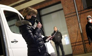 Ärztin Stefanie Ritzmann spricht in Bünde. - Florian Weyand