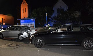 Direkt vor der Matthäuskirche in Mahnen hatte der Herforder im Drogenrausch einen Unfall verursacht, bevor er flüchtete. - Polizei