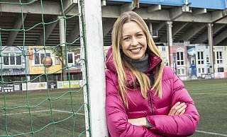 Katharina Kotulla hat zehn Jahre lang in den Mädchenteams des DSC Fußball gespielt. - Dieckmann-Fotodesign l Bielefeld