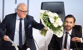 Mächtige Männer beim DFB: Präsident Fritz Keller (l) und Generalsekretär Friedrich Curtius. - Foto: Boris Roessler/dpa