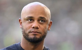 Vincent Kompany freut sich auf sein Arena-Debüt als Bayern-Trainer. - Swen Pförtner/dpa