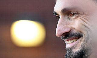Er hat gut lachen - Mats Hummels ist nun Römer. - Federico Gambarini/dpa