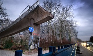 Die Brücke musste aus Sicherheitsgründen abgerissen werden.  - Andreas Frücht
