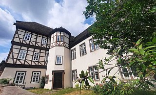 Das Marienstift soll, geht es nach dem Gemeindevorstand, für die Gemeinde aufgegeben und zu Wohnungen umgebaut werden. - David Schellenberg