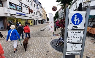 Brauch die Fußgängerzone von Höxter mehr Sicherheit? Nein, sagt die Verwaltung, zumindest nicht im Alltag. - David Schellenberg