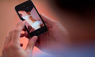Die Zahl der Straftaten gegen die sexuelle Selbstbestimmung bei den unter 14-Jährigen hat sich im vergangenen Jahr im Kreis fast verdoppelt. - Julian Stratenschulte/dpa