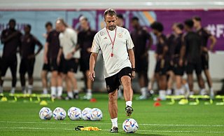 Deutschlands Bundestrainer Hansi Flick während einer Trainingseinheit mit der DFB-Auswahl. - Federico Gambarini/dpa