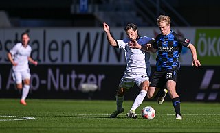 Christopher Lannert (l.) und Arminia Bielefeld hielten gegen den SC Paderborn vor allem in der ersten Halbzeit mit. - Teresa Kroeger