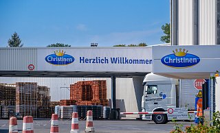 Seit Mai 1966 füllt Christinen-Brunnen an der Brockhagener Straße seine Getränke ab, die Brunnen sind nicht weit. Weil am Standort keine nennenswerte Erweiterung mehr möglich ist, wollte das Unternehmen expandieren. - Andreas Zobe