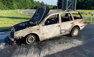 Der Fahrer konnte den VW noch auf dem Seitenstreifen zum Stehen bringen. - Ralph Meyer