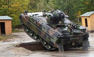 Ein Schützenpanzer der Bundeswehr vom Typ Marder, der von Rheinmetall Landsysteme gebaut. - Foto: Philipp Schulze/dpa