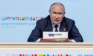 Kremlchef Wladimir Putin spricht beim Russland-Afrika-Gipfel in St. Petersburg. - Mikhail Tereschenko/POOL TASS Host Photo Agency/AP/dpa