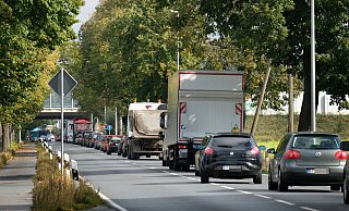 Die Bielefelder Stadtwerke haben die Bausstellenampel nach einem Wasserrohrbruch installiert. - Andreas Frücht