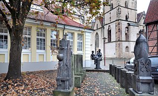 Rund um das Reichsabteidenkmal soll eine Außengastronomie für die Markthalle entstehen. - Frank-Michael Kiel-Steinkamp (Archiv)