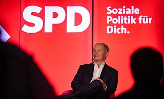 Bundeskanzler Olaf Scholz (SPD) kommt im Januar, um bei einer Dialogveranstaltung im Lokschuppen mit Bürgerinnen und Bürgern aus Bielefeld ins Gespräch zu kommen. - picture alliance/dpa