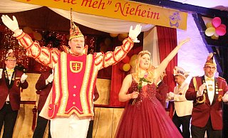 Felix Peine und Bianca Meier sind das neue Prinzenpaar der Nieheimer Karnevalsgesellschaft. - Burkhard Battran