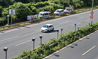 Das Eichamt musste zur Eichung der Blitzeranlage sämtliche Fahrspuren auf dem Ostwestfalendamm sperren lassen. - Barbara Franke