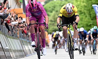 Im vergangenen Jahr gewinnt mit Mads Pedersen (l.), Radsport-Profi des Teams Lidl-Trek, einer der weltbesten Sprinter die Lidl Deutschland Tour. Bei der neuerlichen Ausgabe sollen Pedersen und Co. auch durch Gütersloh fahren. - IMAGO/ZUMA Press