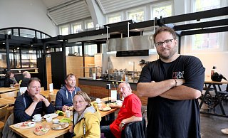 Gary Rainforth will seinen Imbiss "Mund-Werk" am kommenden Mittwoch in der Markthalle eröffnen. Die Gäste freuen sich schon darauf. - Frank-Michael Kiel-Steinkamp