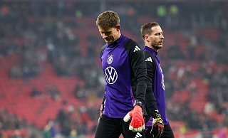 Alexander Nübel (l.) und Oliver Baumann konkurrieren um die feste Stellvertreter-Rolle im deutschen Tor für den verletzten Marc-André ter Stegen. - Christian Charisius/dpa