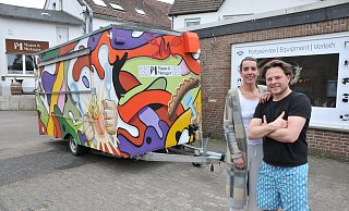 Während der Partyservice von Denis Mann und Sabrina Schüler inzwischen geöffnet hat, muss der Foodtruck noch immer geschlossen bleiben. Das hatte sich das Gastro-Paar im Kreis Gütersloh anders vorgestellt. - Frank Jasper Während der Partyservice von Denis Mann und Sabrina Schüler inzwischen geöffnet hat, muss der Foodtruck noch immer geschlossen bleiben. Das hatte sich das Gastro-Paar im Kreis Gütersloh anders vorgestellt. - Frank Jasper