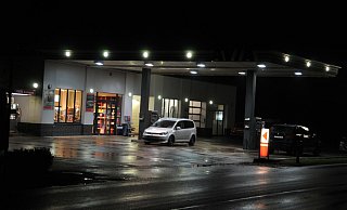 Der vermummte Täter hatte im März in der Avia-Tankstelle in Steinhagen-Brockhagen Bargeld gefordert. - Frank Jasper