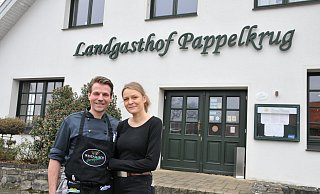 Jörg und Diana Haskenhoff führen gemeinsam den Landgasthof Pappelkrug in Halle im Kreis Gütersloh. - Frank Jasper