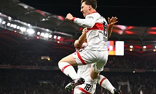 Ein 1:0 der Marke "Tor des Monats": Angelo Stiller jubelt über sein 1:0. - Tom Weller/dpa
