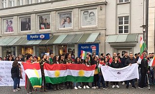 Die kurdische Demo auf dem Jahnplatz. - Christian Mathiesen