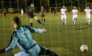 Im Achtelfinale des Kreispokals 2019/2020, der Saison vor Corona, traf Assyrer Gütersloh im Heimspiel auf Aramäer Gütersloh. Am Ende stand es 5:4 für die Gäste. - Henrik Martinschledde