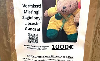 Bielefelder Teddy gesucht - 1.000 Euro Finderlohn sind auf Steckbriefen ausgesetzt. - Christof Bock/dpa-Zentralbild/dp