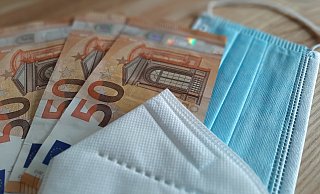 Wer ohne Maske erwischt wird, muss mit einem Bußgeld in Höhe von 50 Euro rechnen. Den Städten beschert das teilweise hohe Einnahmen, auch Paderborn. - Lena Henning